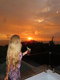Restaurant walking distance for the best sunset views & drinks.