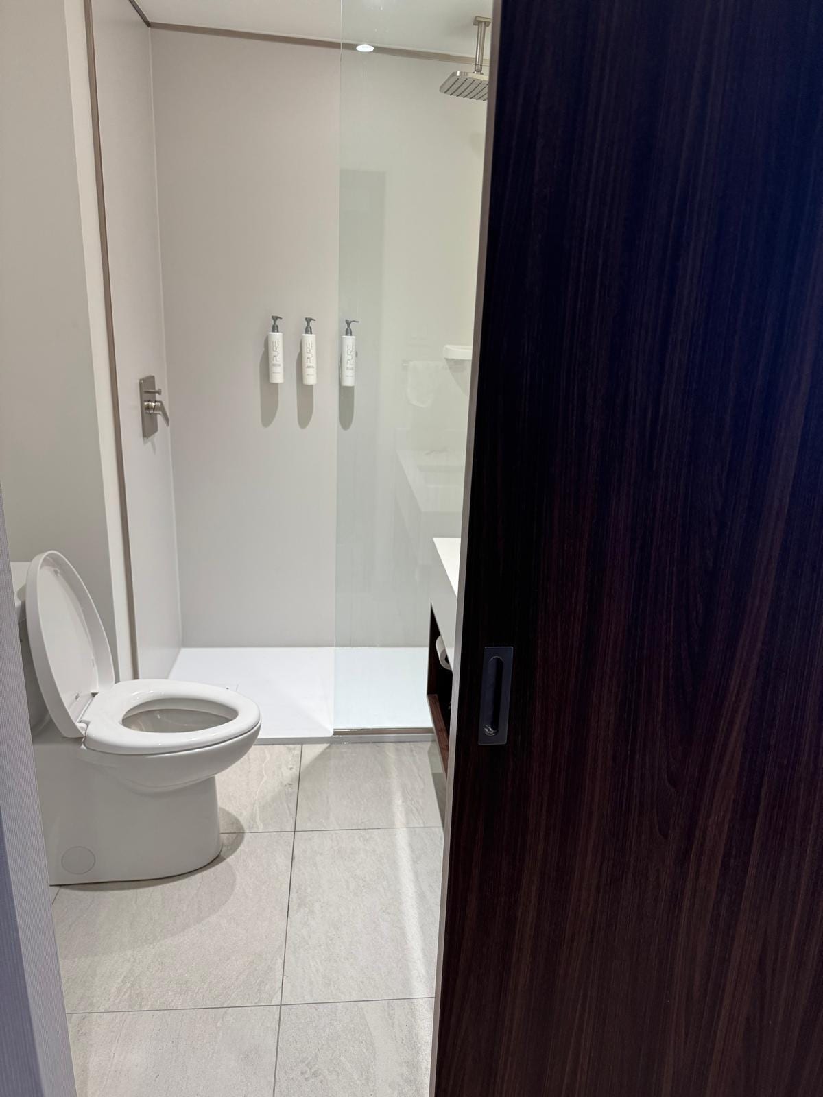 no lock on washroom main door! 