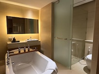 My girlfriend really enjoyed this bath tub.