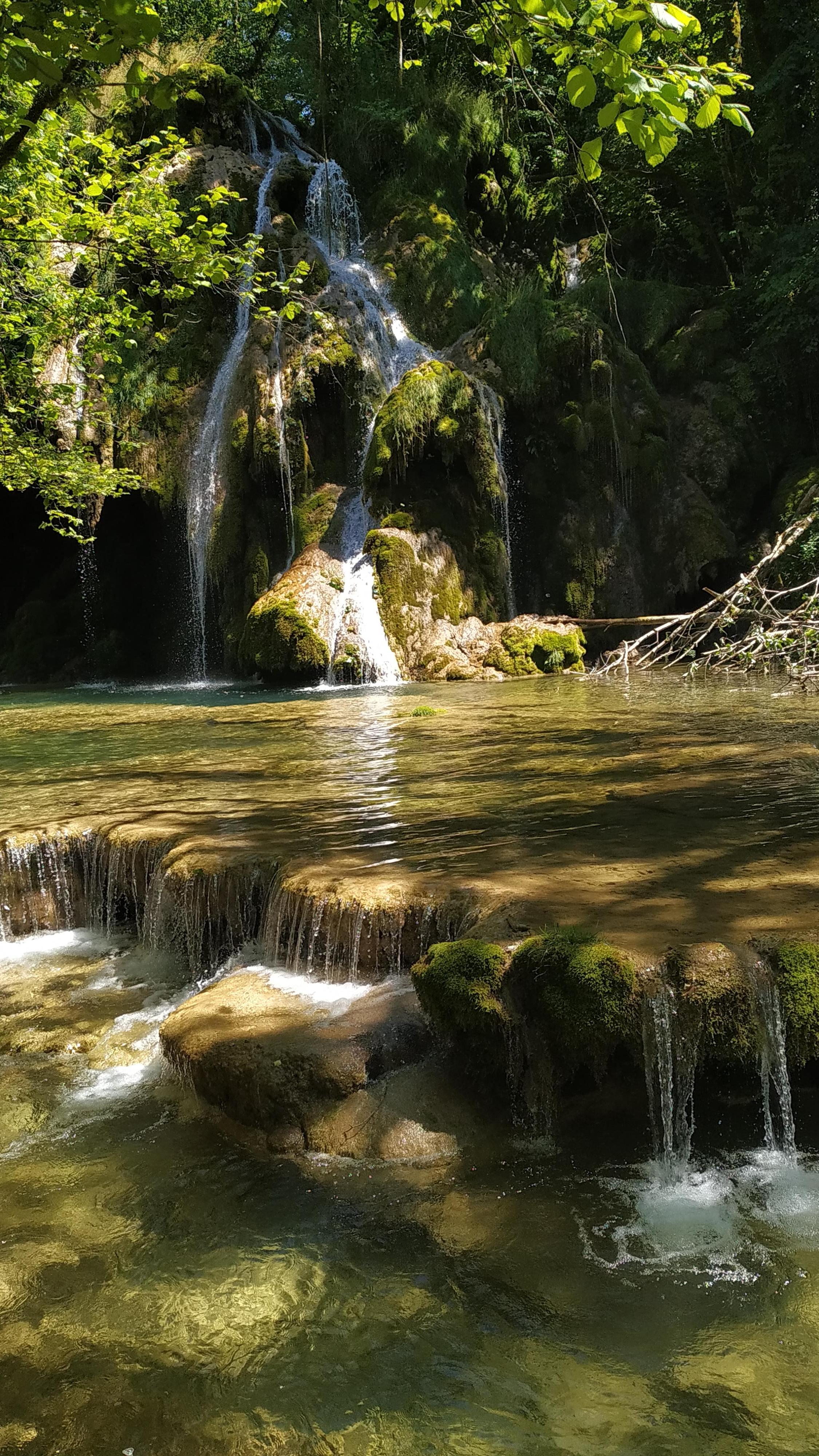 cascade de tuf - vue partielle