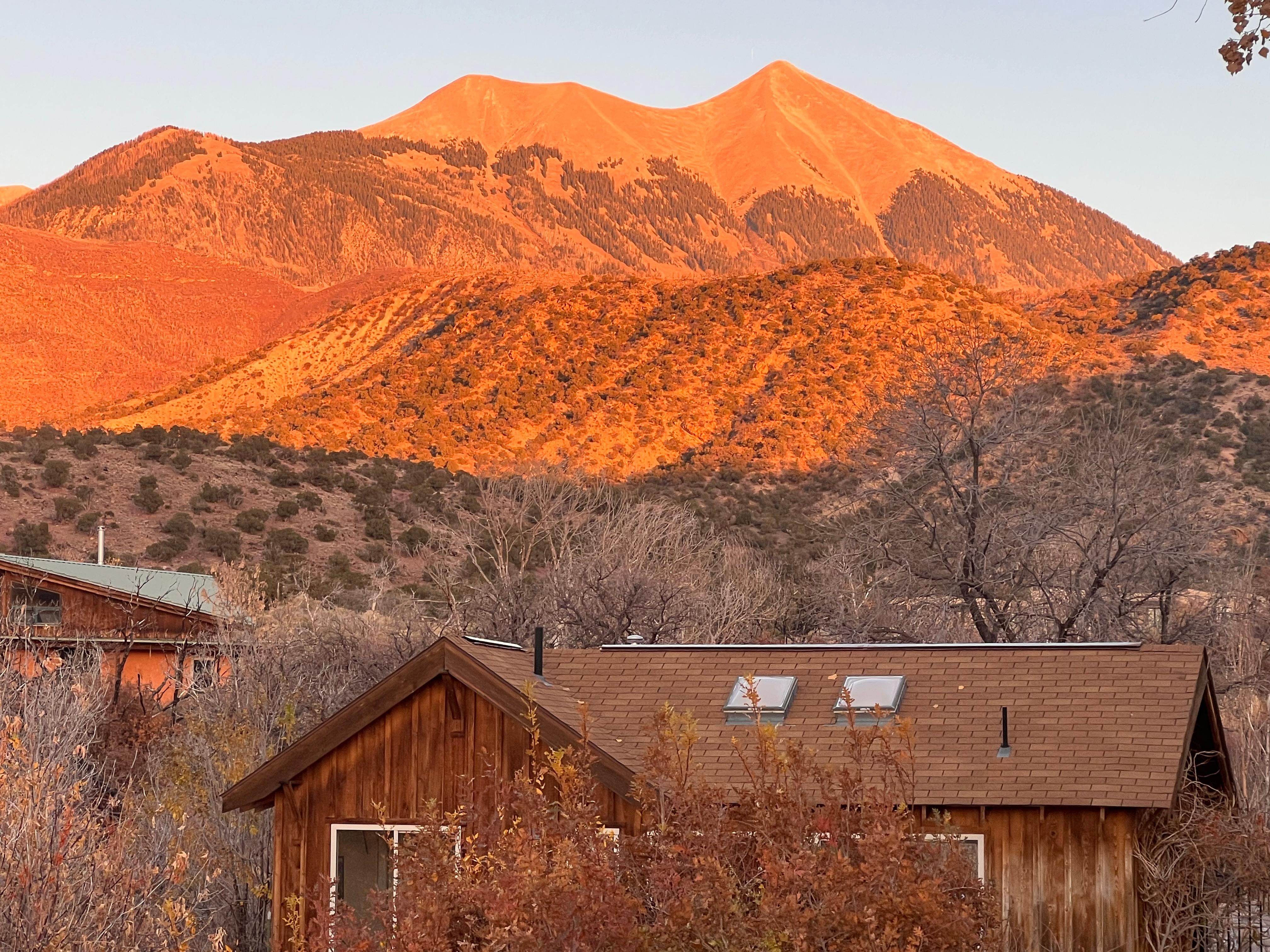 The cabin with the beautiful La Sal mountains 