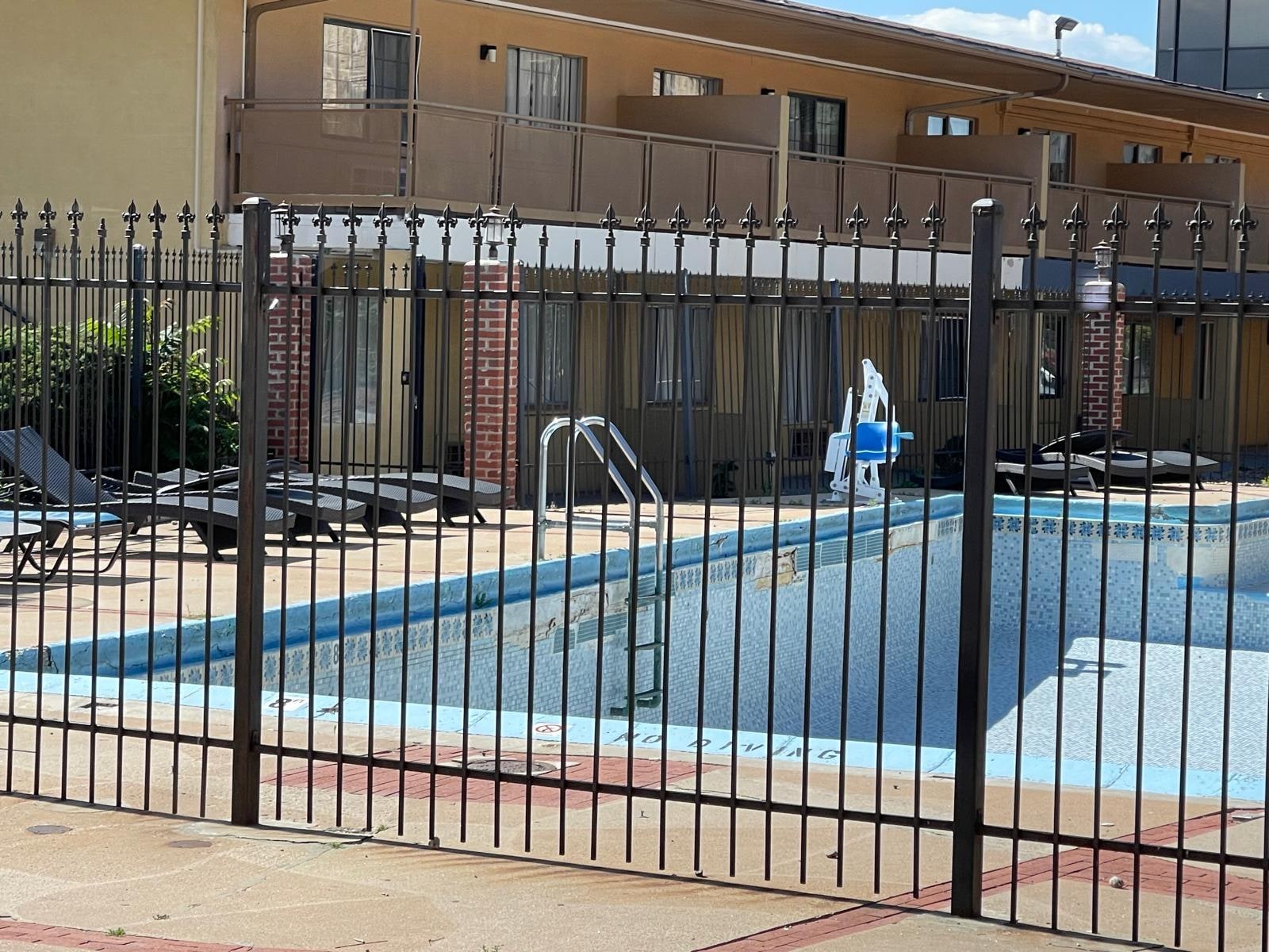The very sad pool atea