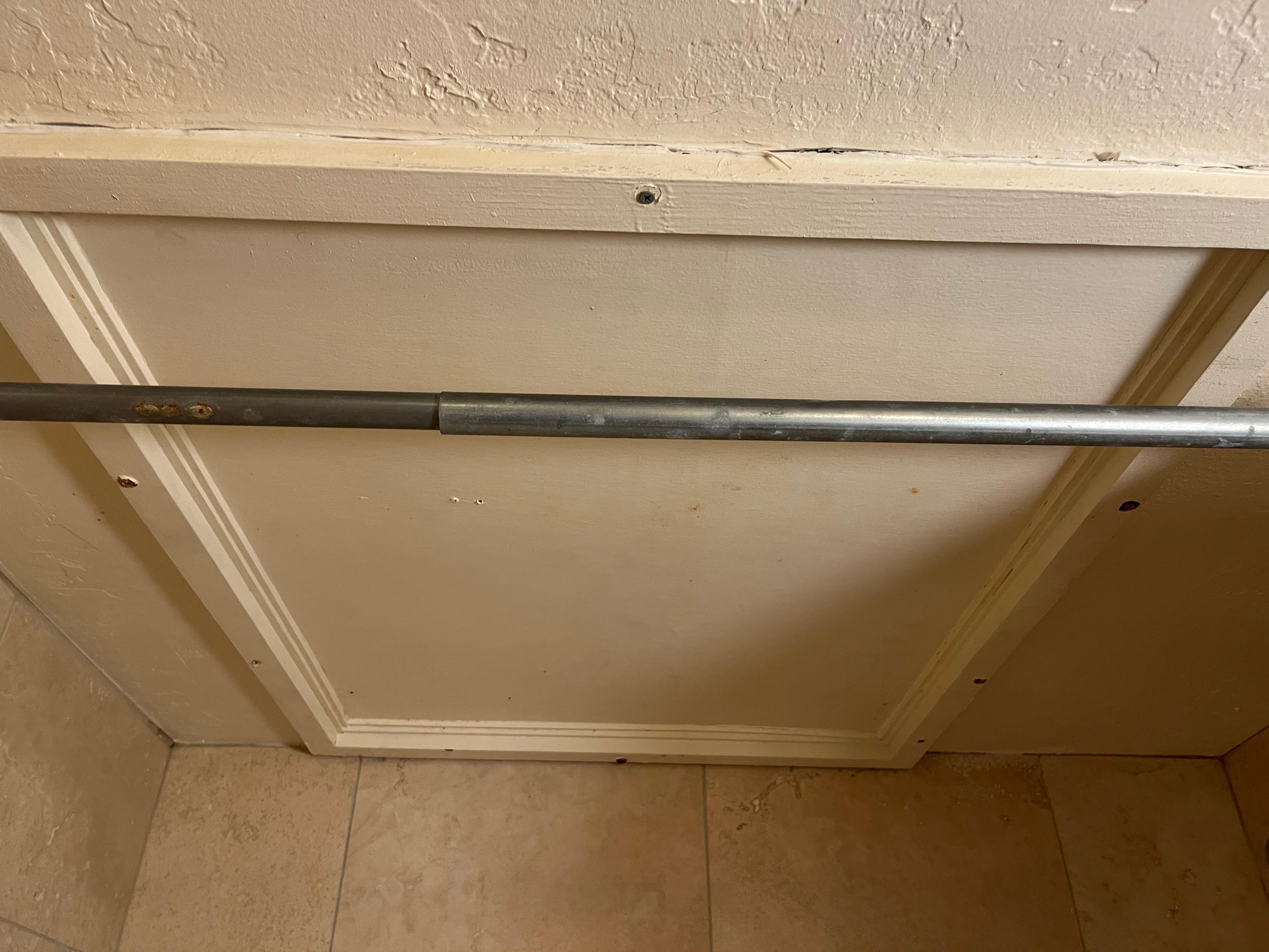 Shower rod and ceiling in shower  (enlarge to see issue)