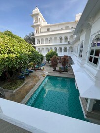 Pool!
