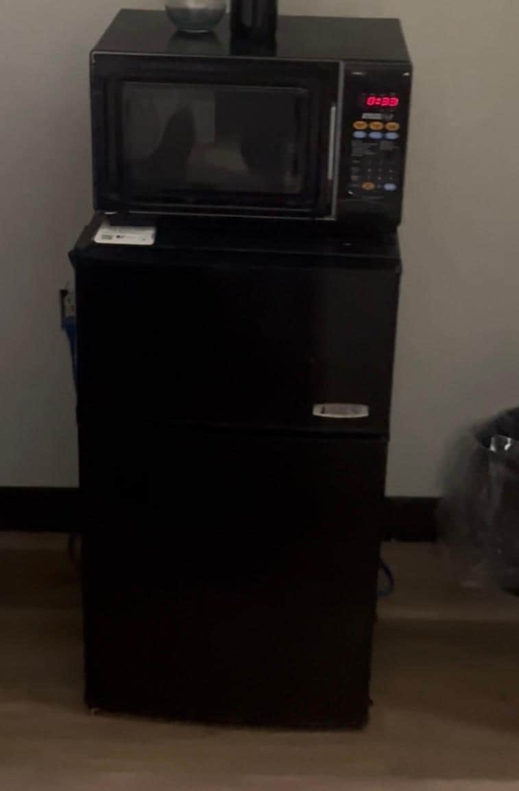 Noisy, broken & out dated refrigerator & microwave 