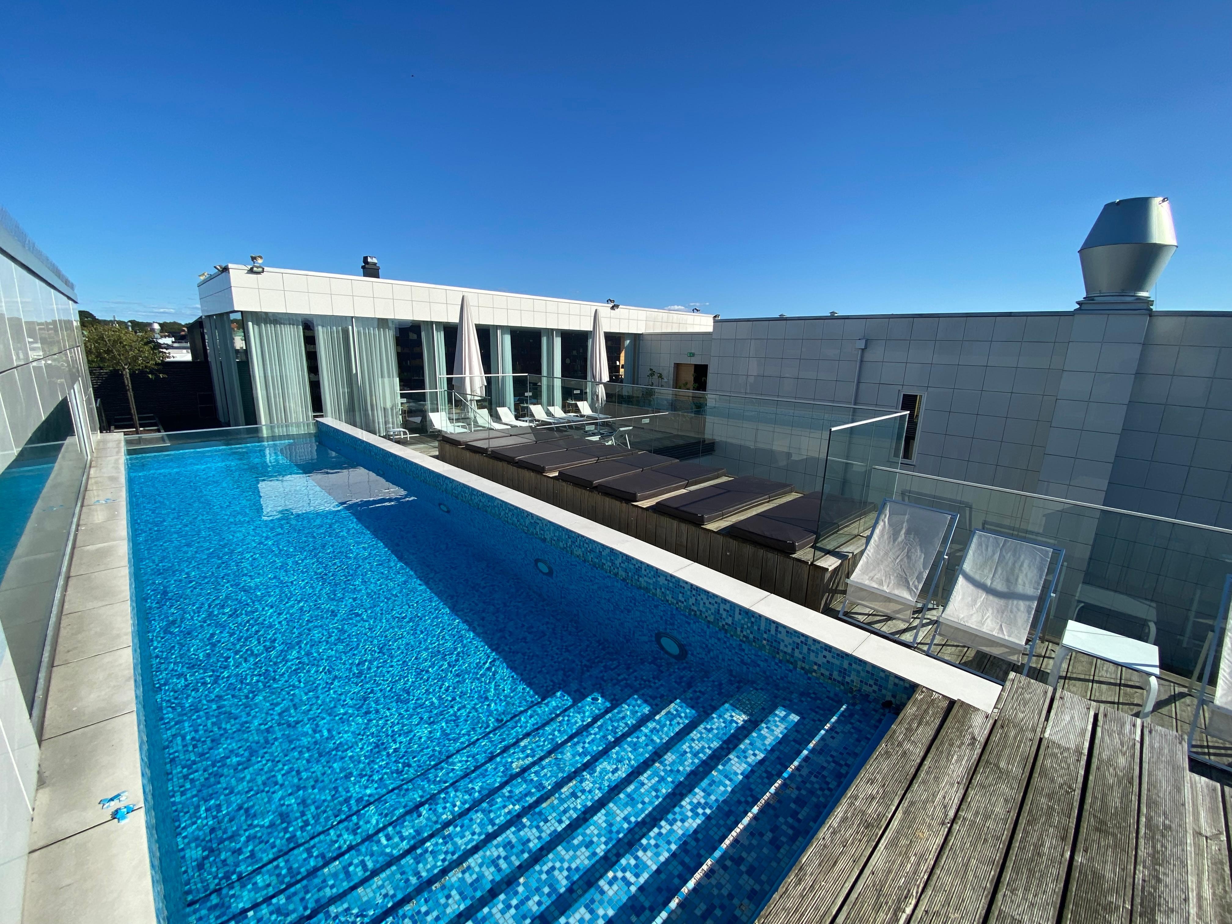 Medelstor pool (ej uppvärmd) 