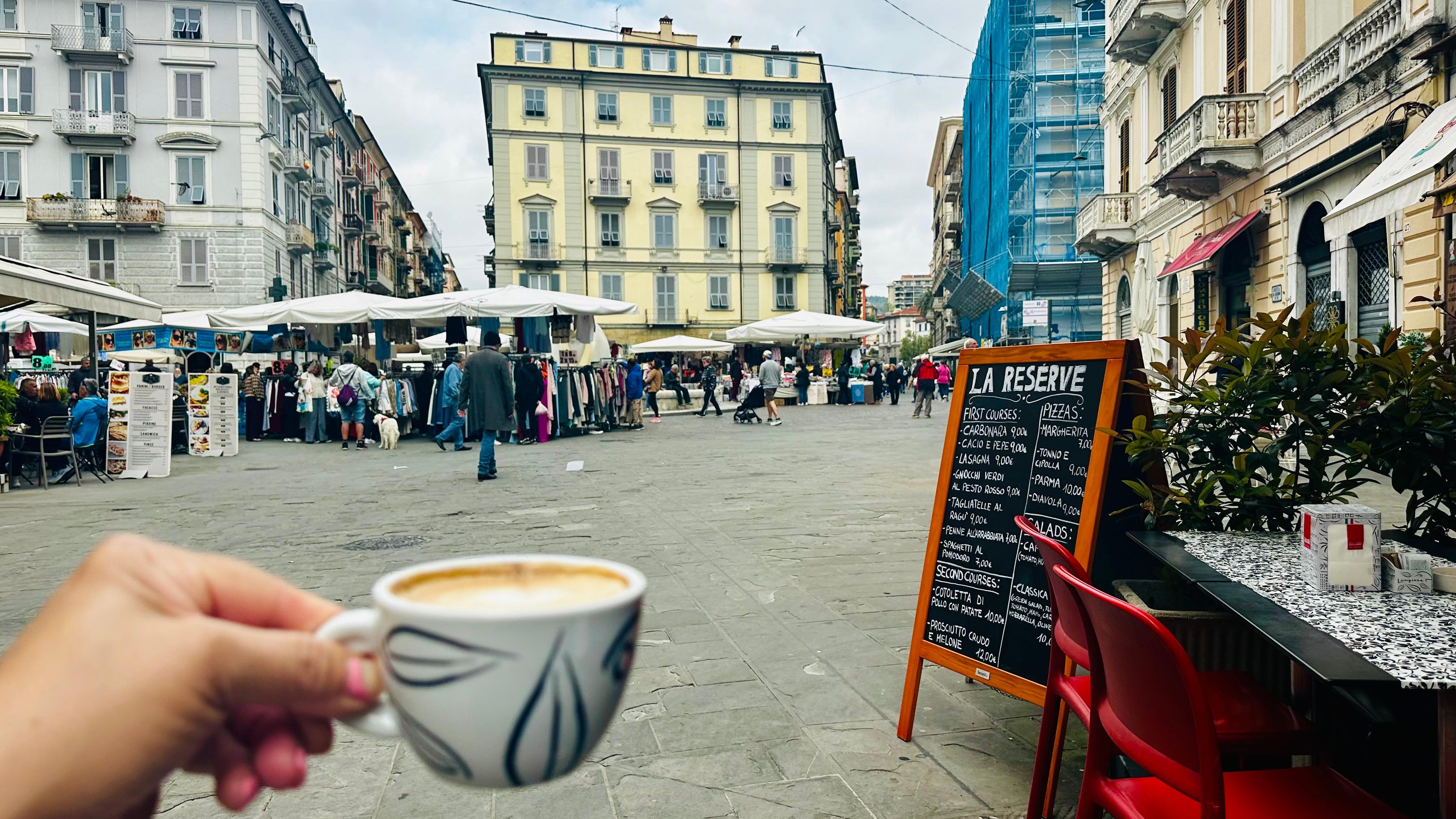 Easy to walk to many restaurants and cafes right around the corner 