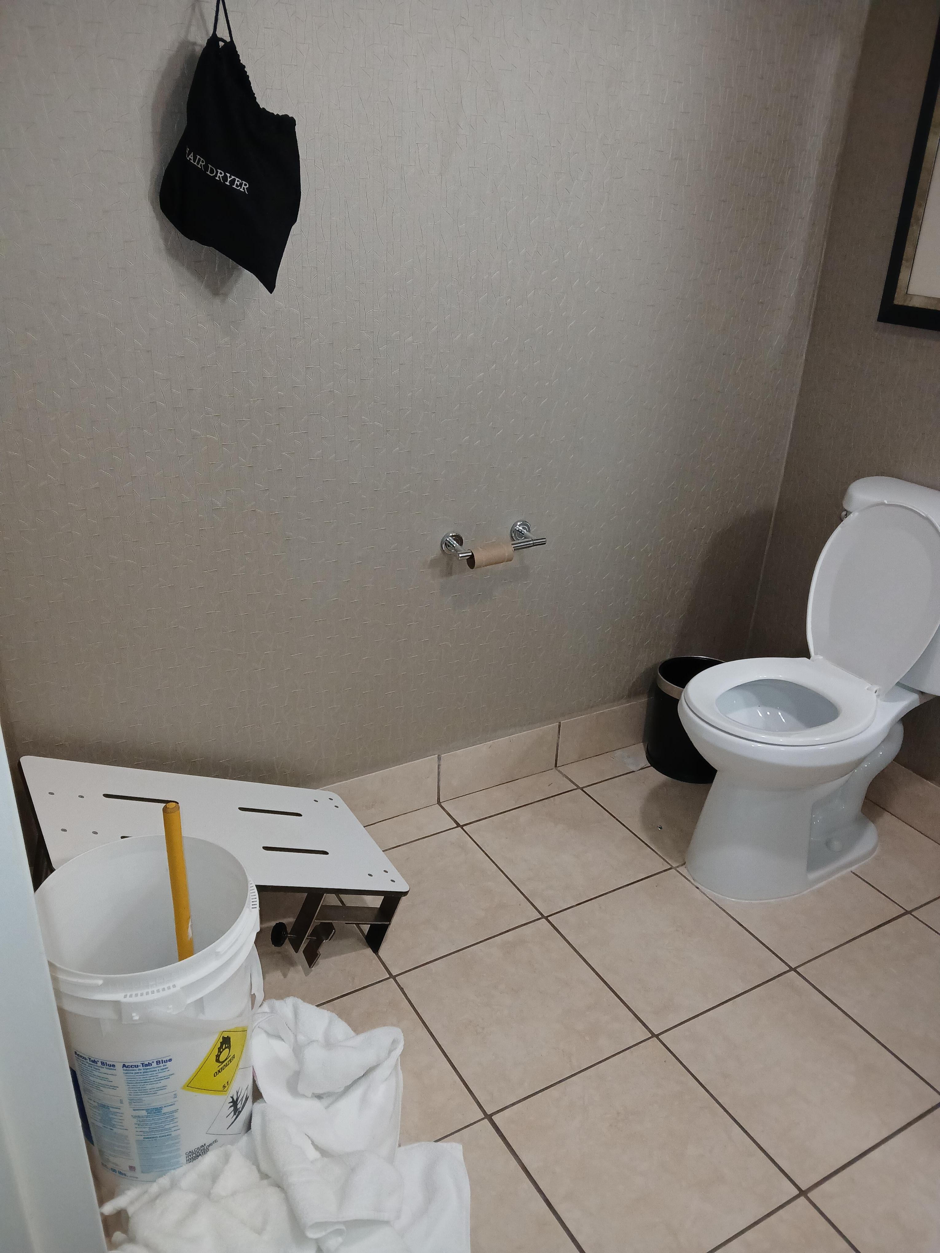 Plunger in the bucket 