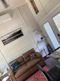 Couch pullout