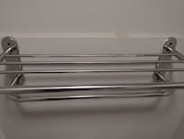 towel rack chrome peeled off.