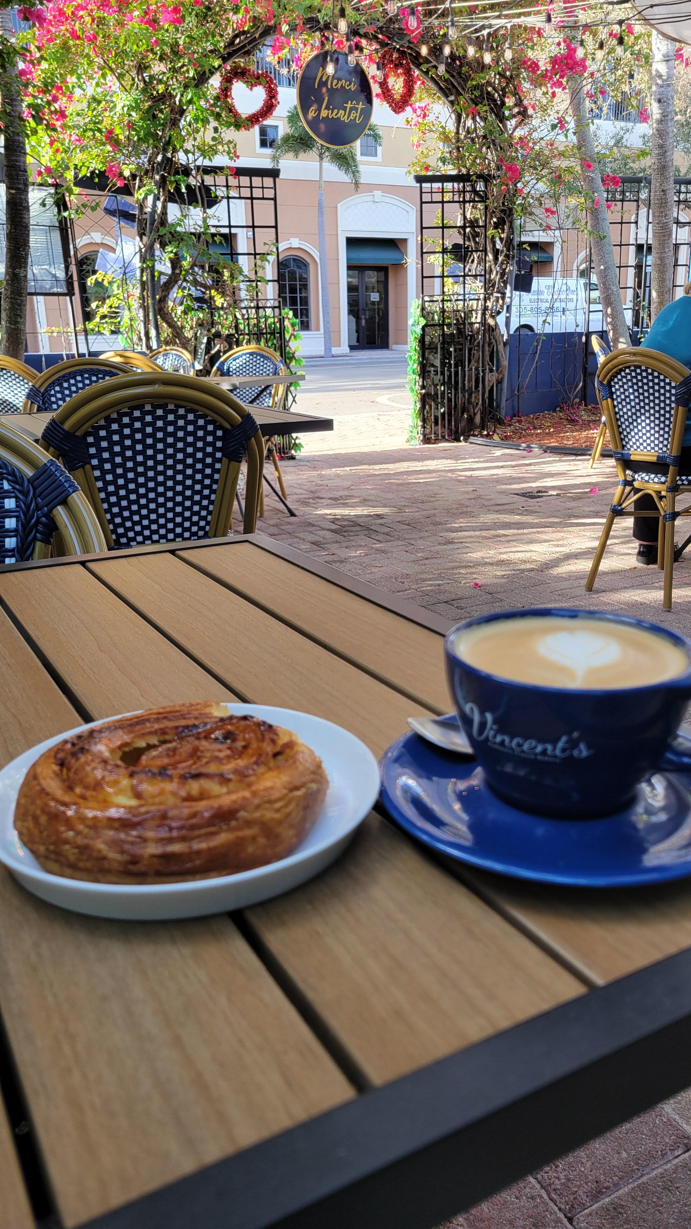 Just a short walk from the shops of Lake Worth