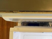 Sealing of freezer drawer with mould and dirt