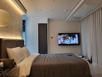 Smart TV, cable channels, Netflix, YouTube available
