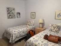 the twin bed room