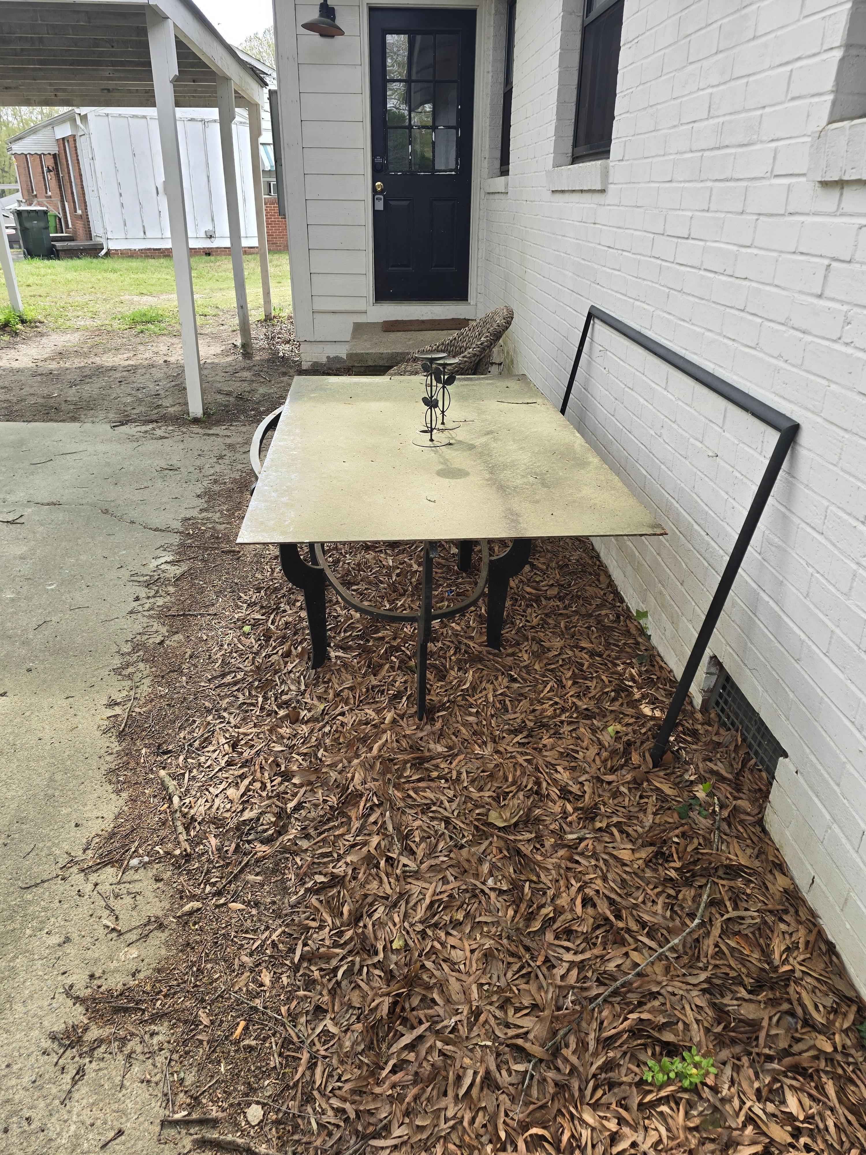 This needs to be removed before someone gets hurt. And like I said clean up around the outside makes it appealing. Someone did a great job on the inside