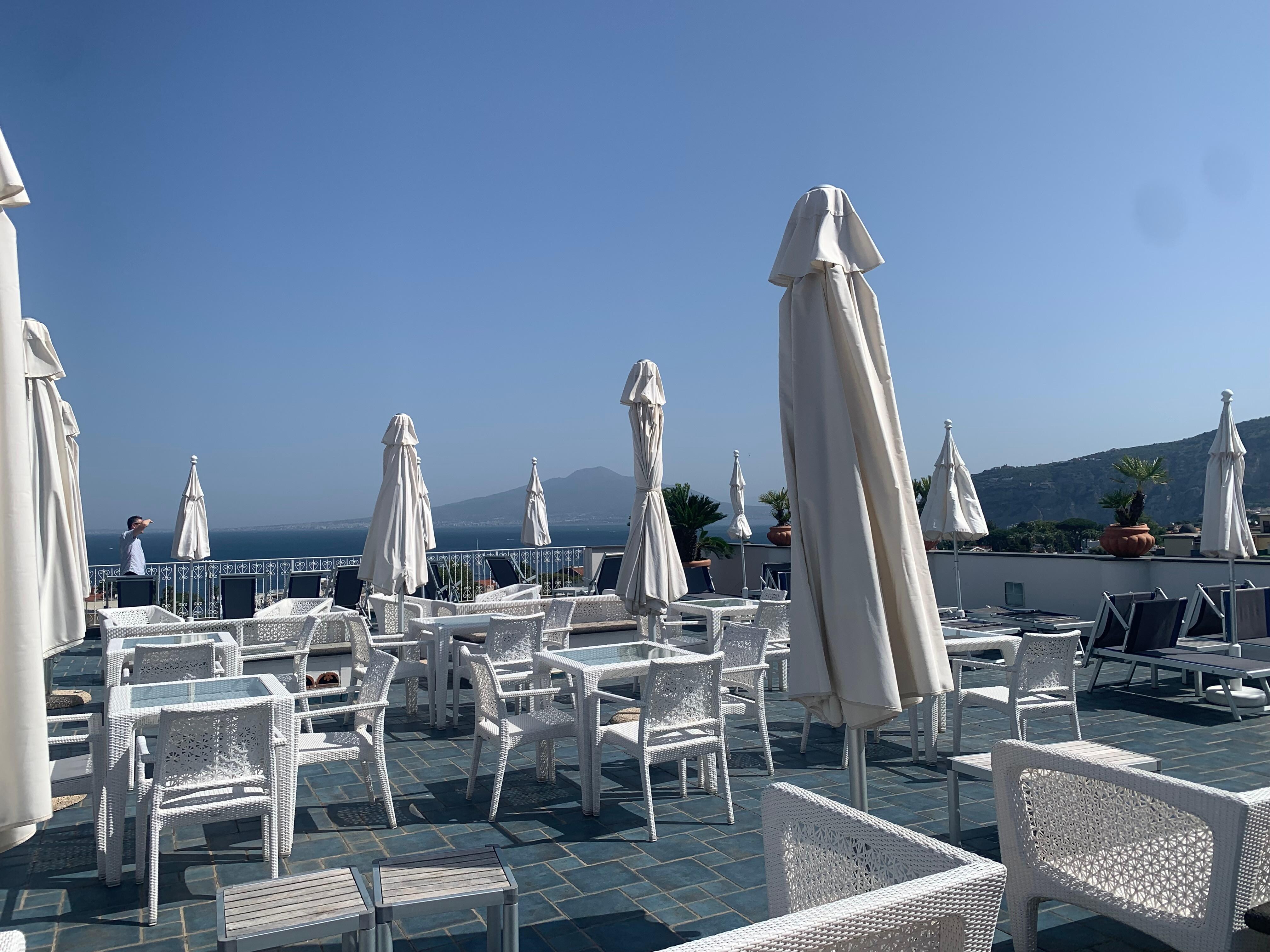 Roof top terrace with bar - open in the evening 