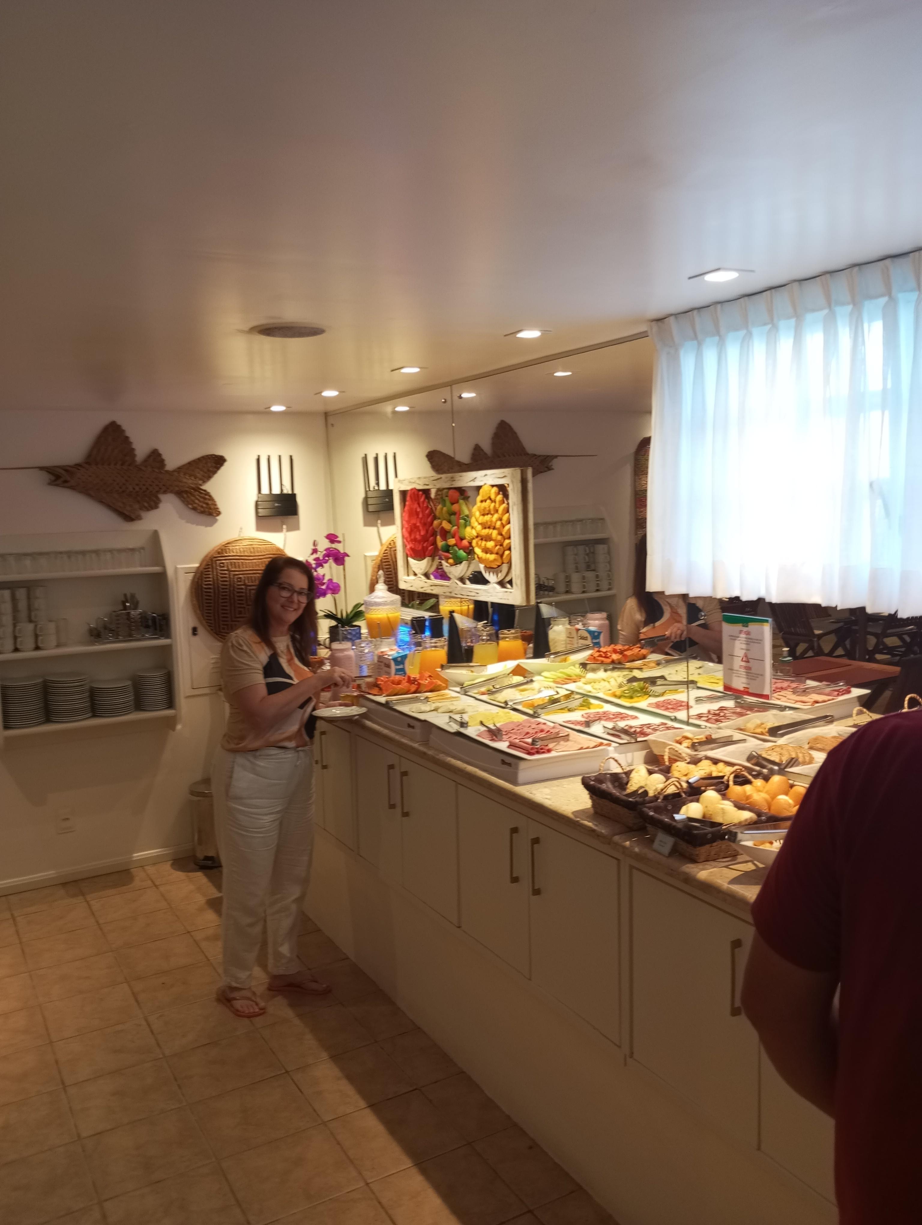 Café sensacional, com tudo de melhor. Meninas do atendimento muito gente boa, prestativas, educadas e sempre com sorriso no rosto. Energia maravilhosa.