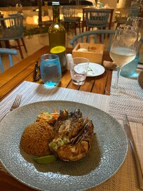 Lobster crown with sides