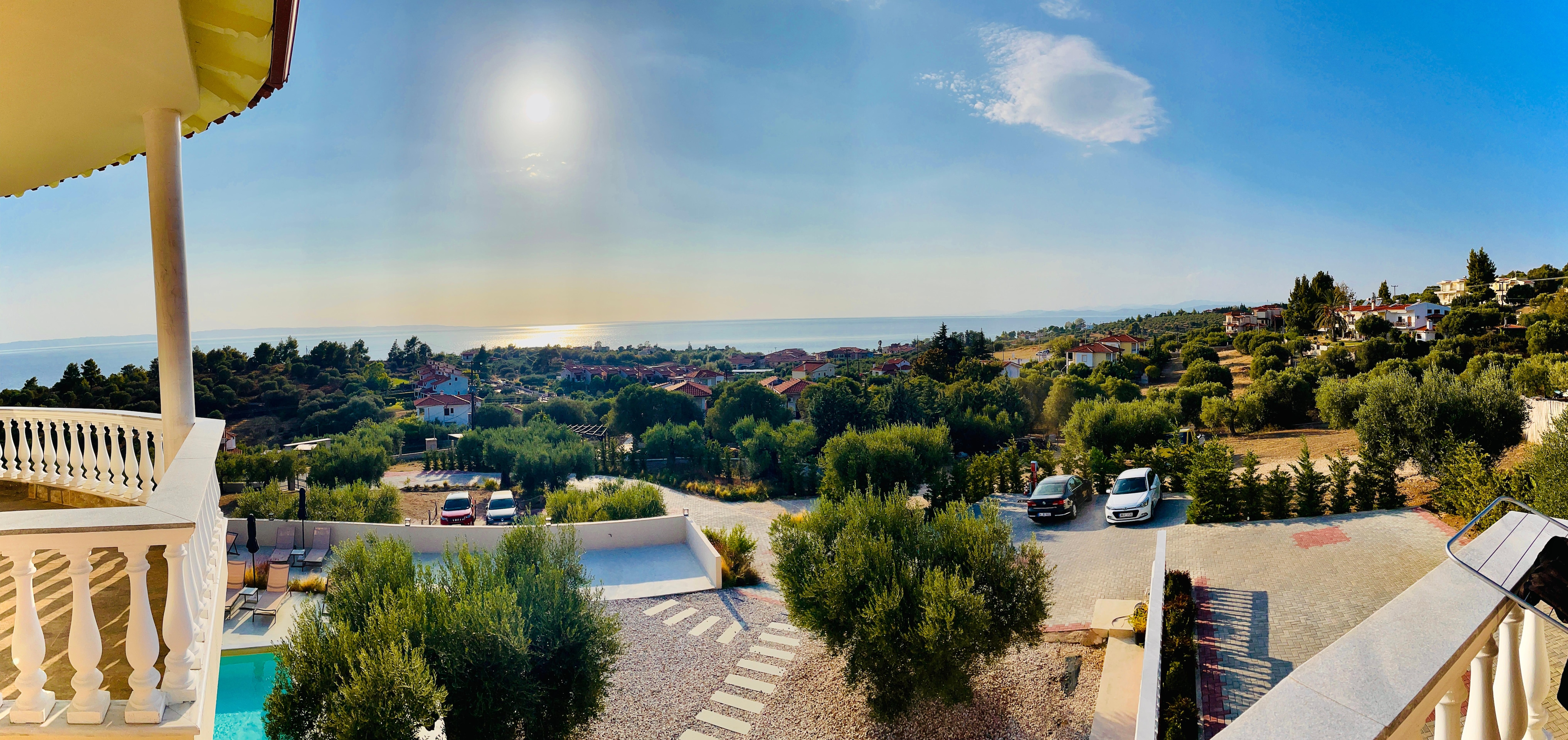 Meerblick aus dem Balkon mit der halben Hotelanlage 