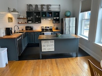 Loved this cute and well-appointed kitchen!