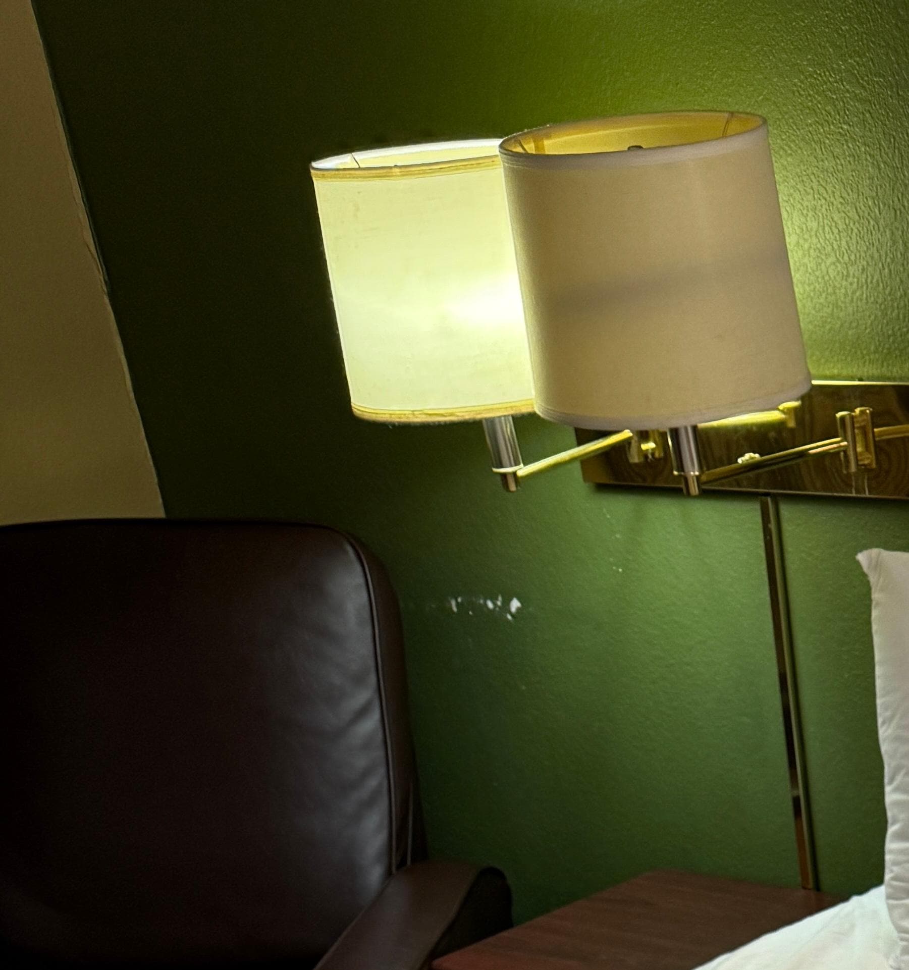 The paint was peeling off the walls and the appliances looked in rough shaped.  The rooom accommodations were dated too