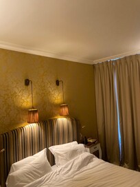 Vores lille med smukke og hyggelige værelse