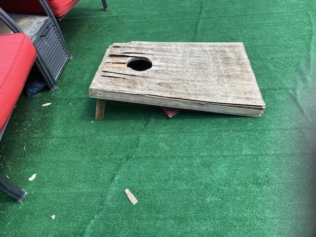 cornhole board