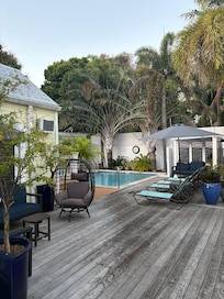 Second pool and not showing is an outside bar to the left