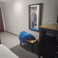 Suitcase bench, Mirror