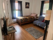 this bed was very comfortable. I was alone so I chose this one.