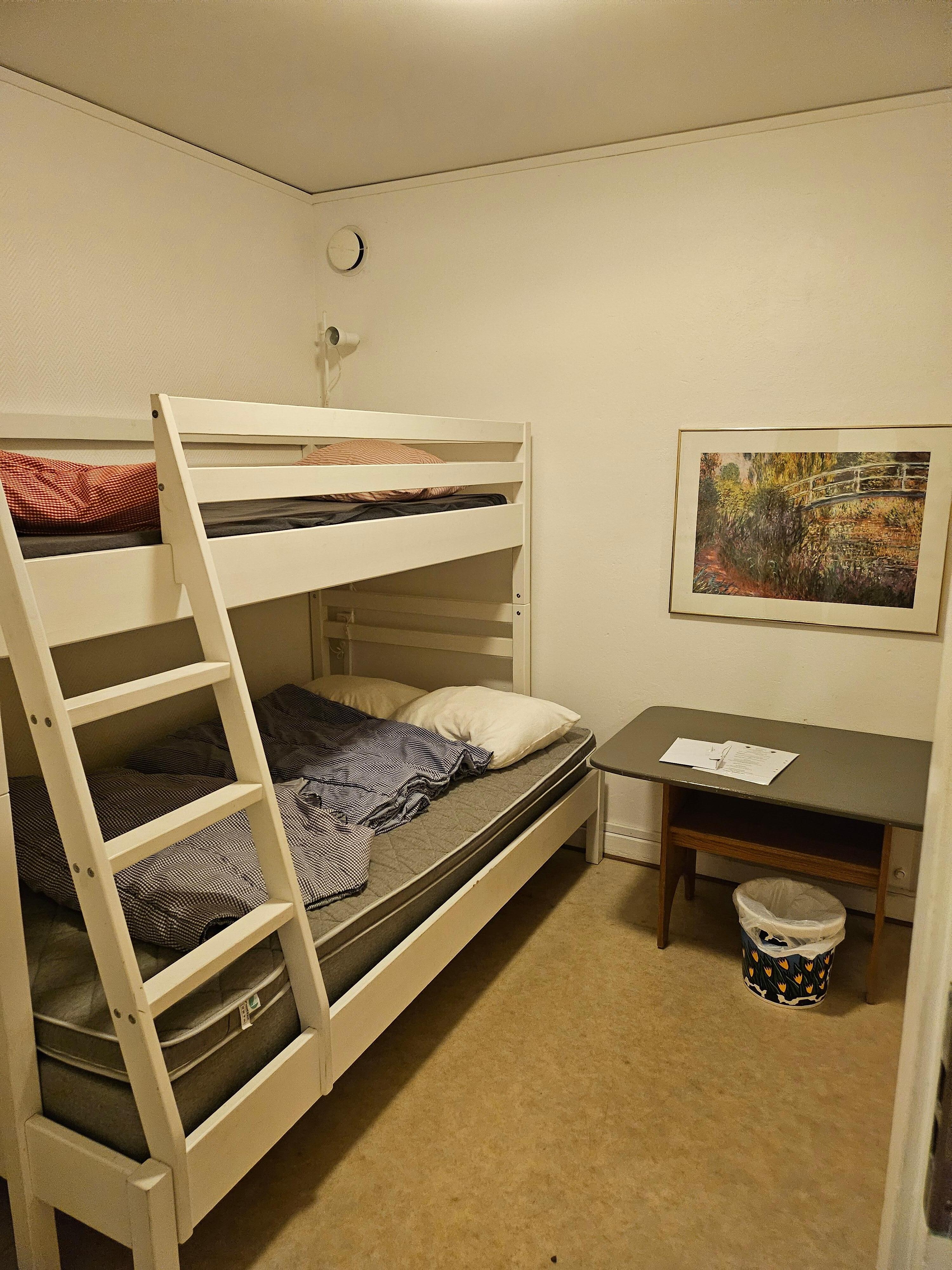 Väldigt varmt, inget fönster. Det var under all kritik 