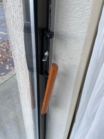 Sliding door broken