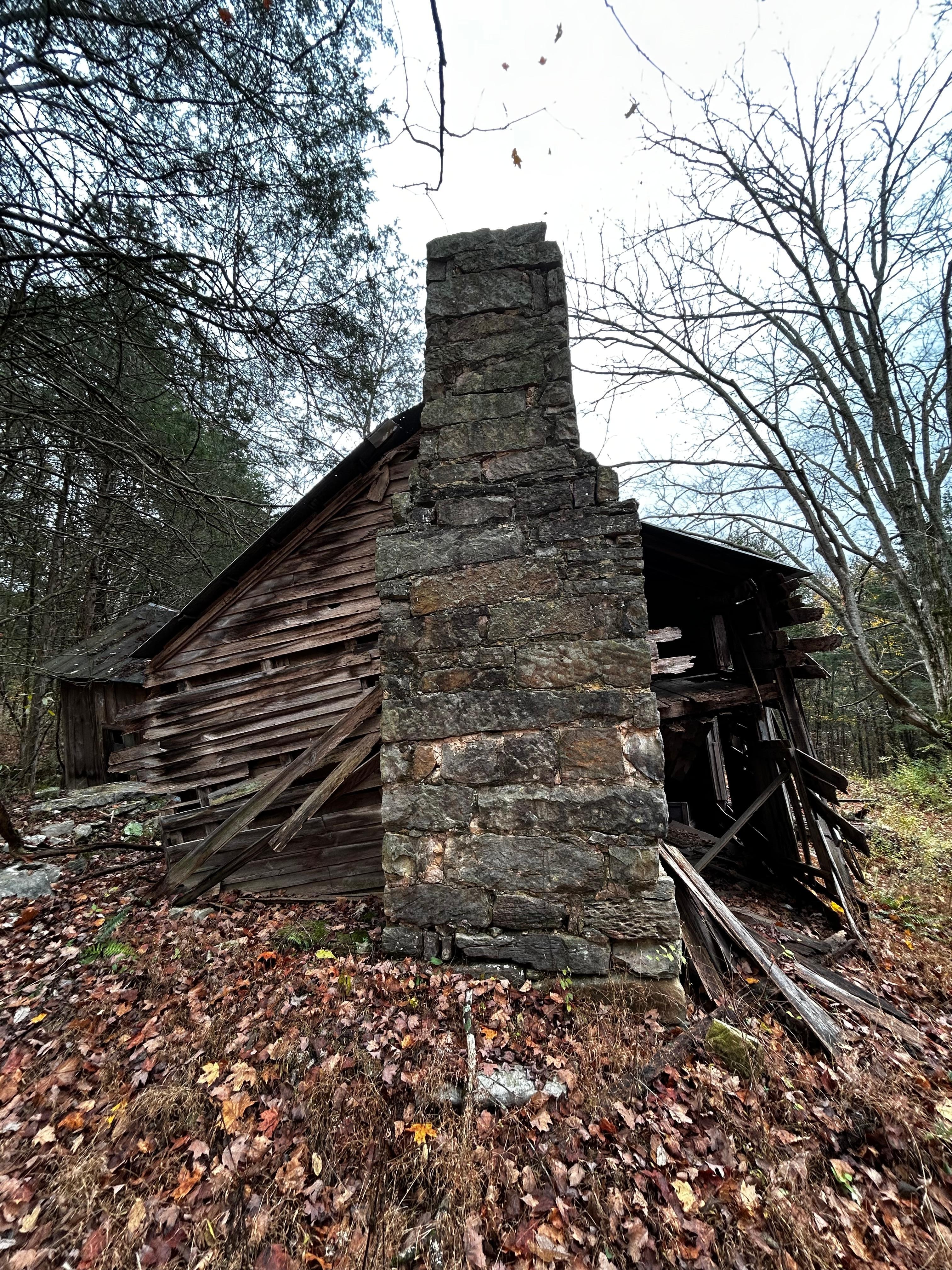 Abandoned old wooden home…it was kinda cool & creepy at the same time, lol 