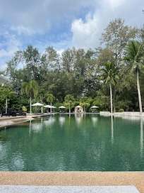 Adults pool with bar