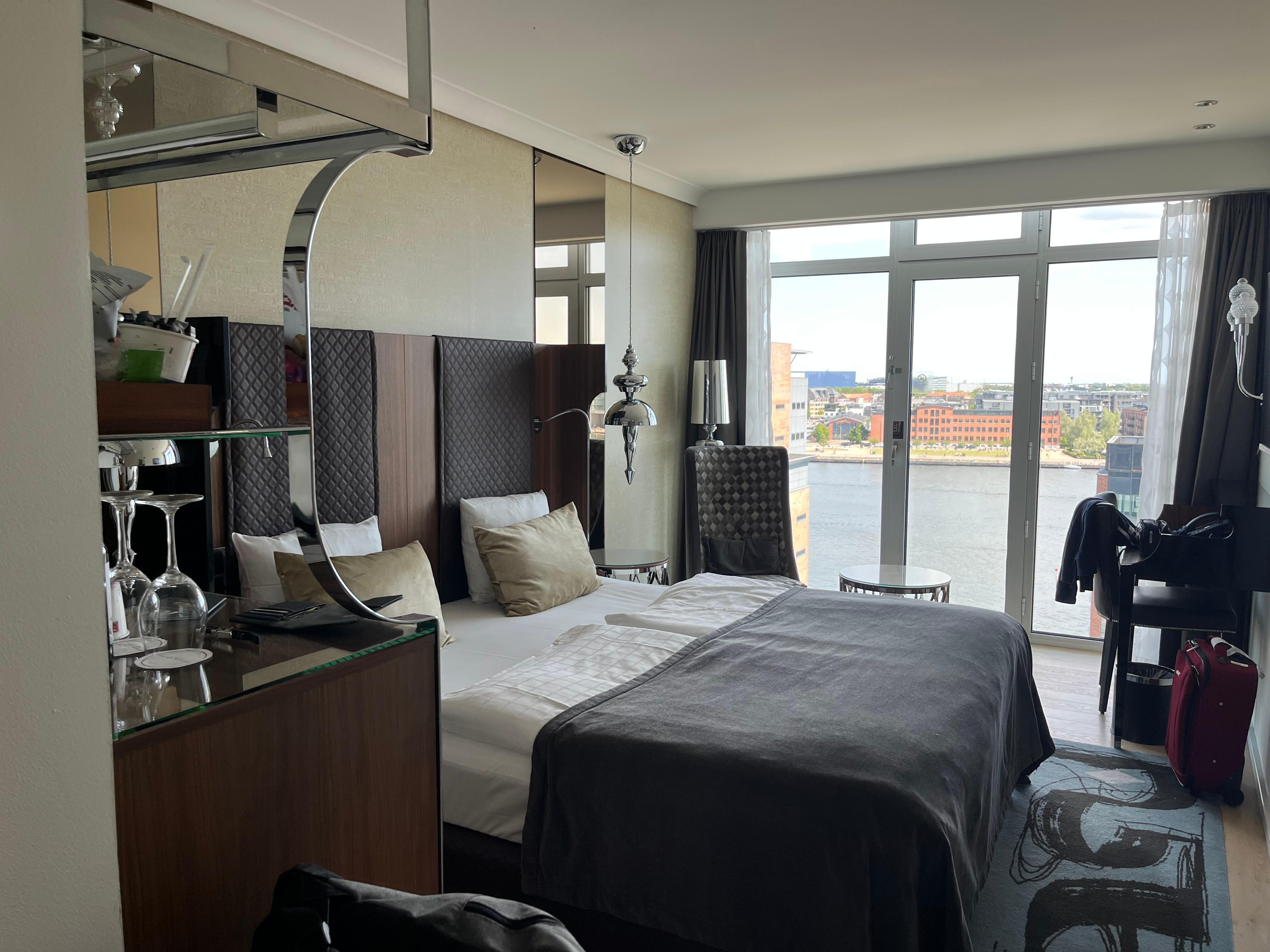 King sized bed room on 8th floor
