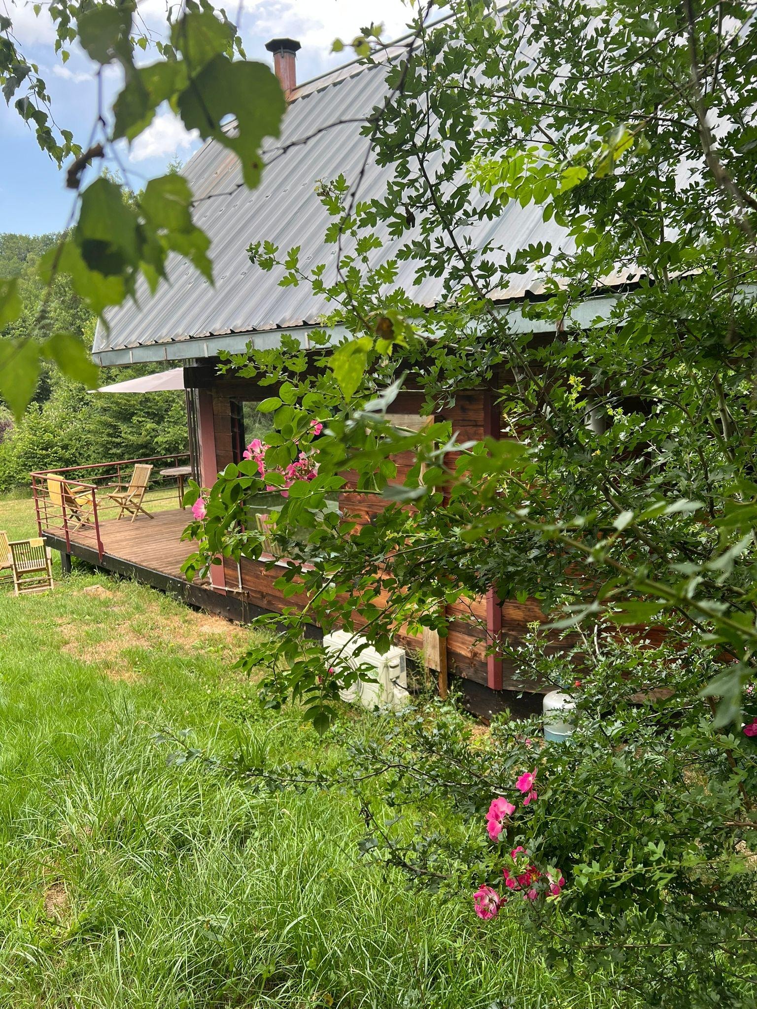Robuust huis middenin de natuur. 