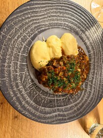 Yummy braised beef & mashed potatoes