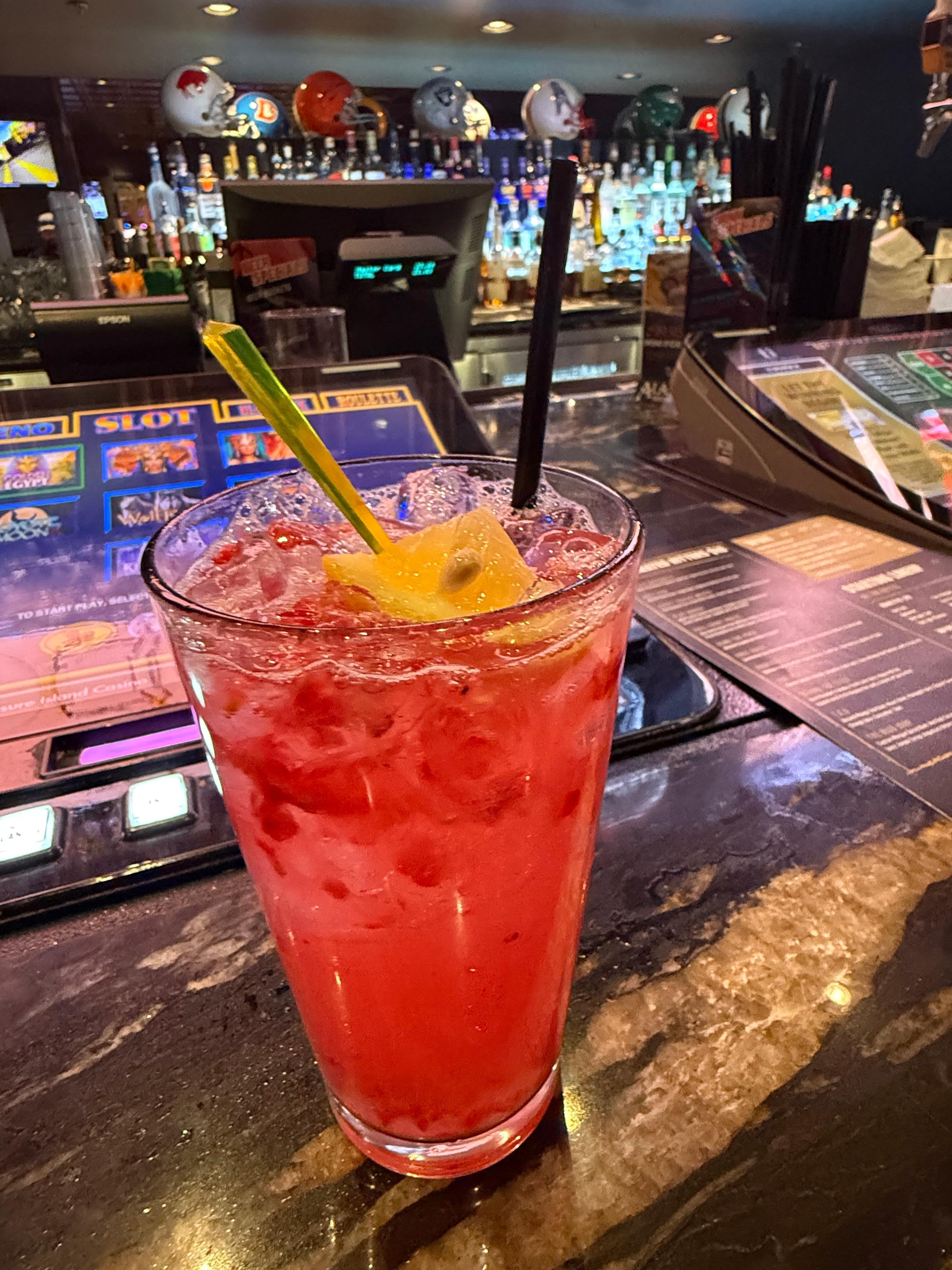 Trago, por la estancia me dieron un ticket para un 2x1 en nuestro primer trago en un bar dentro del hotel ( excelentes tragos) 