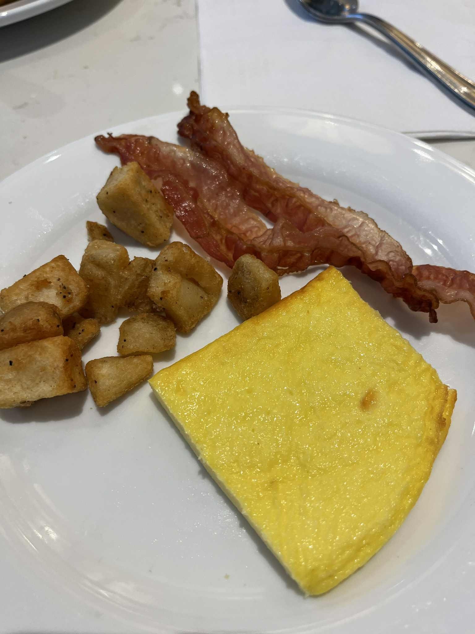 Breakfast is included, which is good for family with kids. We wish more veggie was provided.