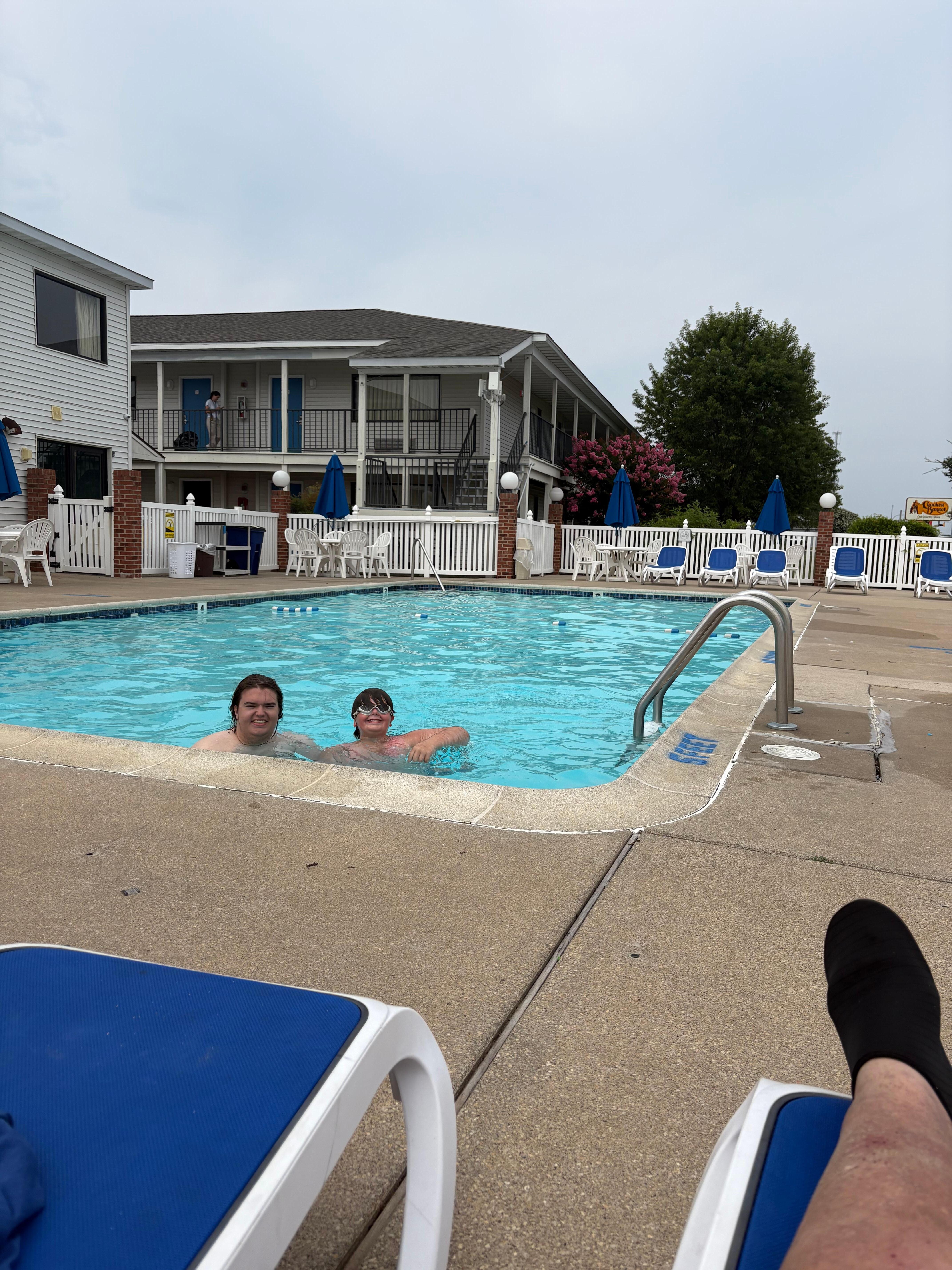 My son’s enjoying the pool! 