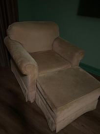 Worn/dirty seat & ottoman.