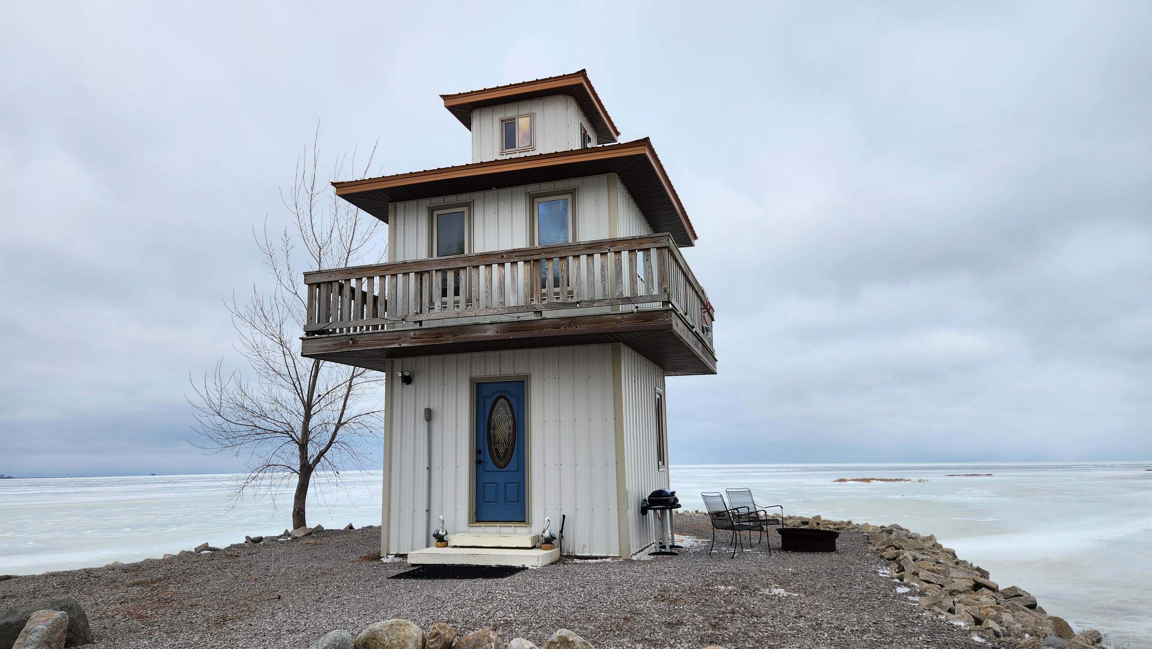 Surrounded by water on three sides, daily visits by eagles - this tiny cottage offers unbeatable views.