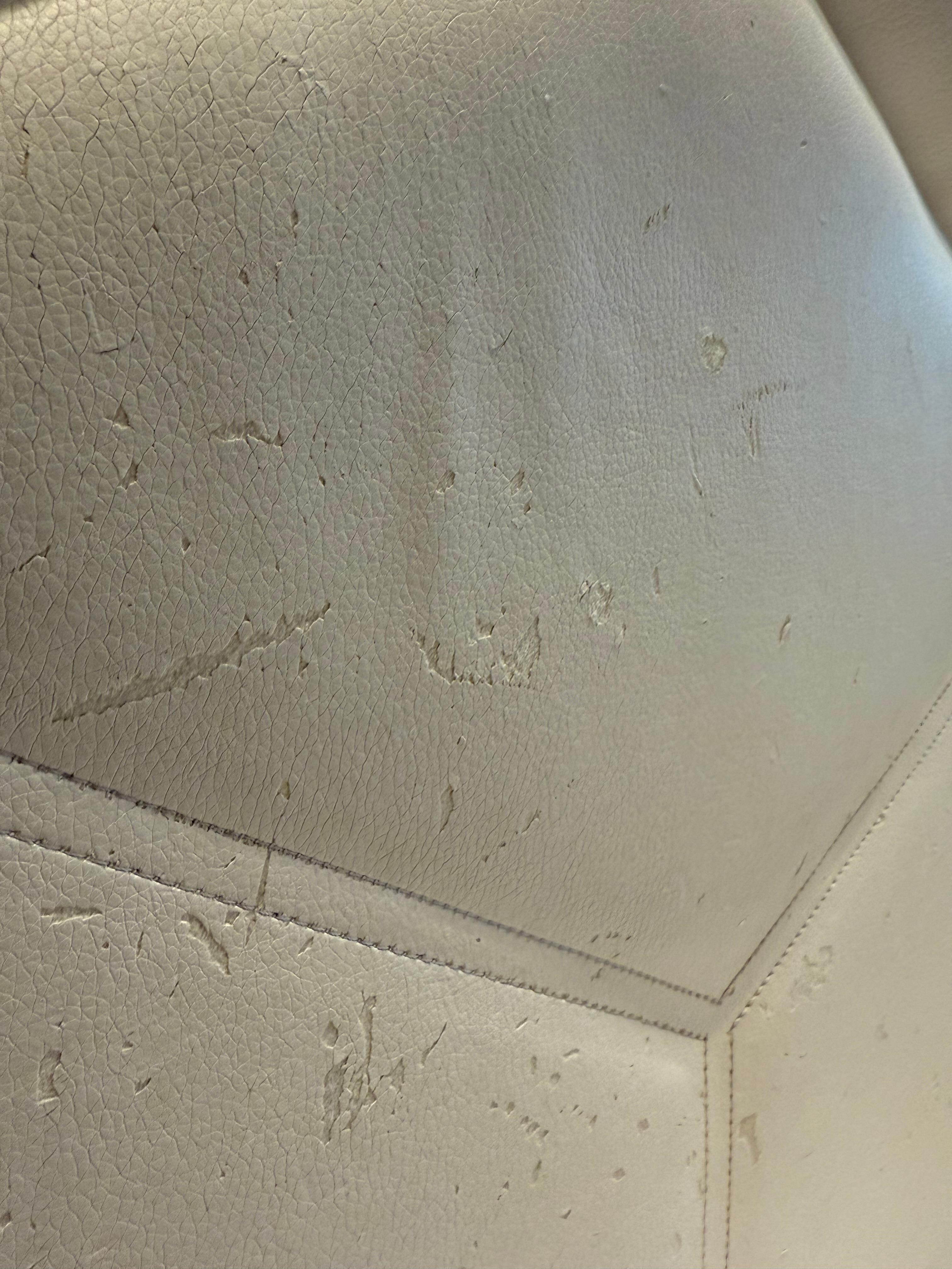 Abgewetzte Wandverkleidung