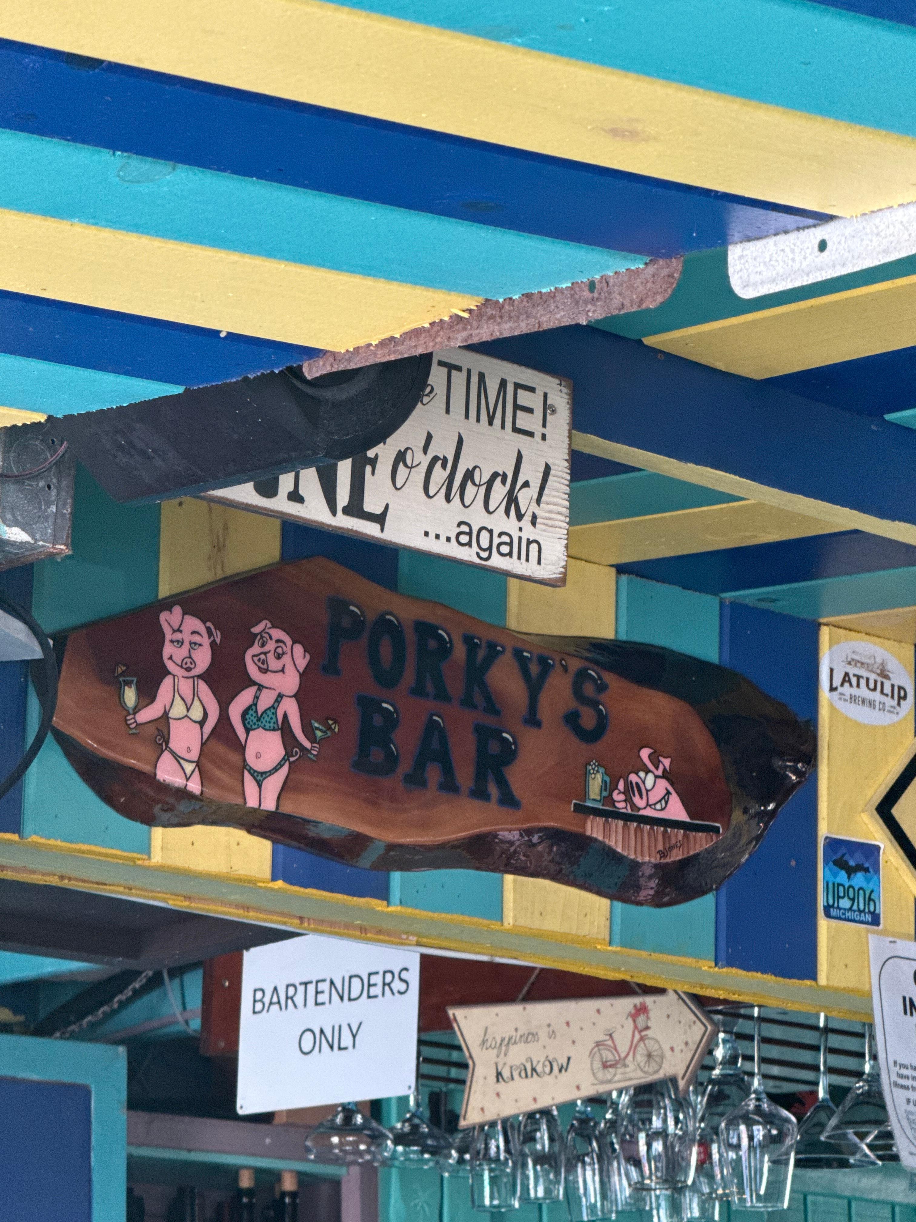 Awesome bbq seafood sushi! Must go!