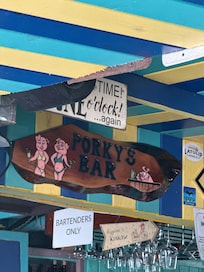 Awesome bbq seafood sushi! Must go!