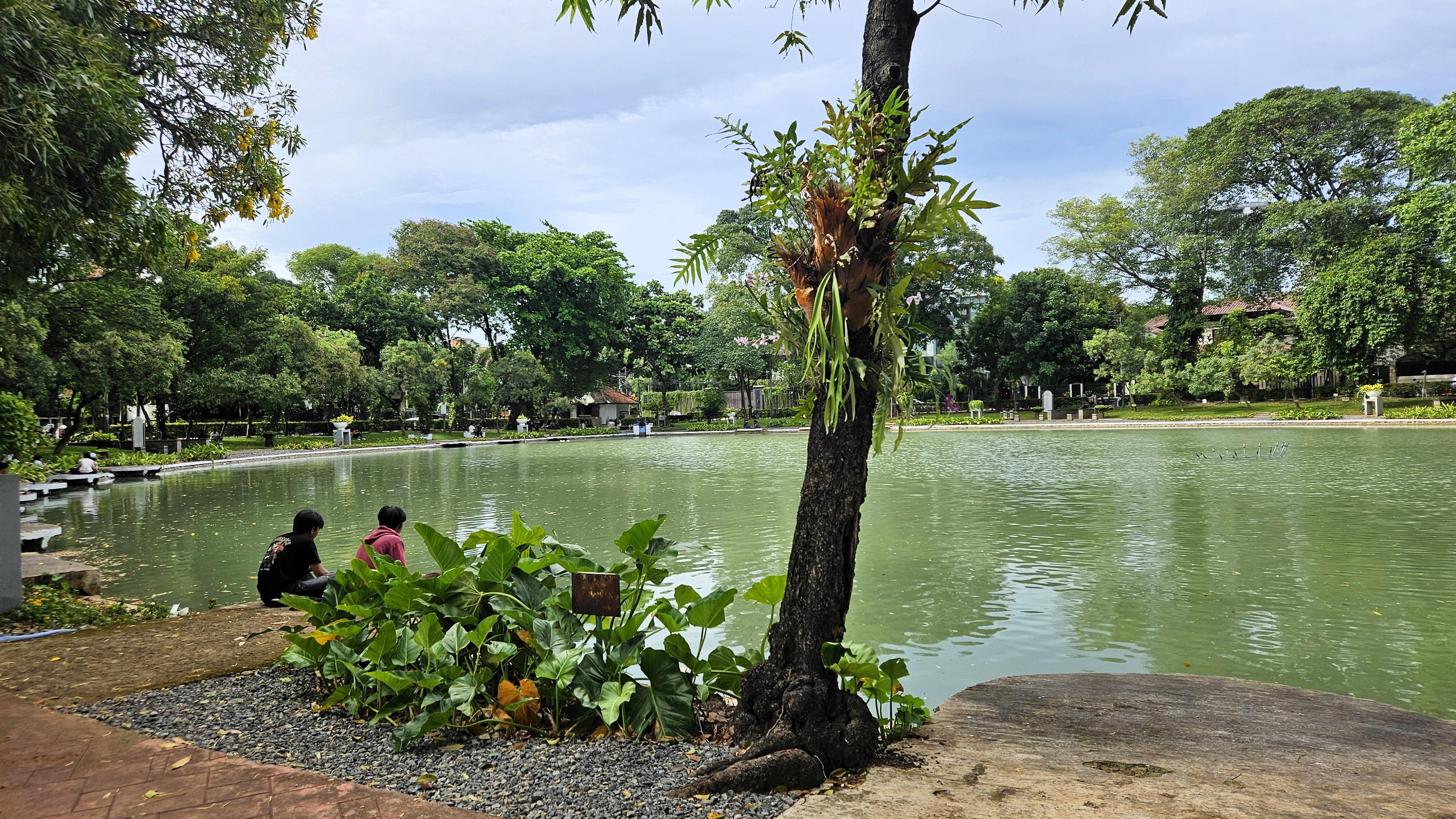 Situ Lembang, a pond near Jalan Lembang, not that far away from Jalan Cikini