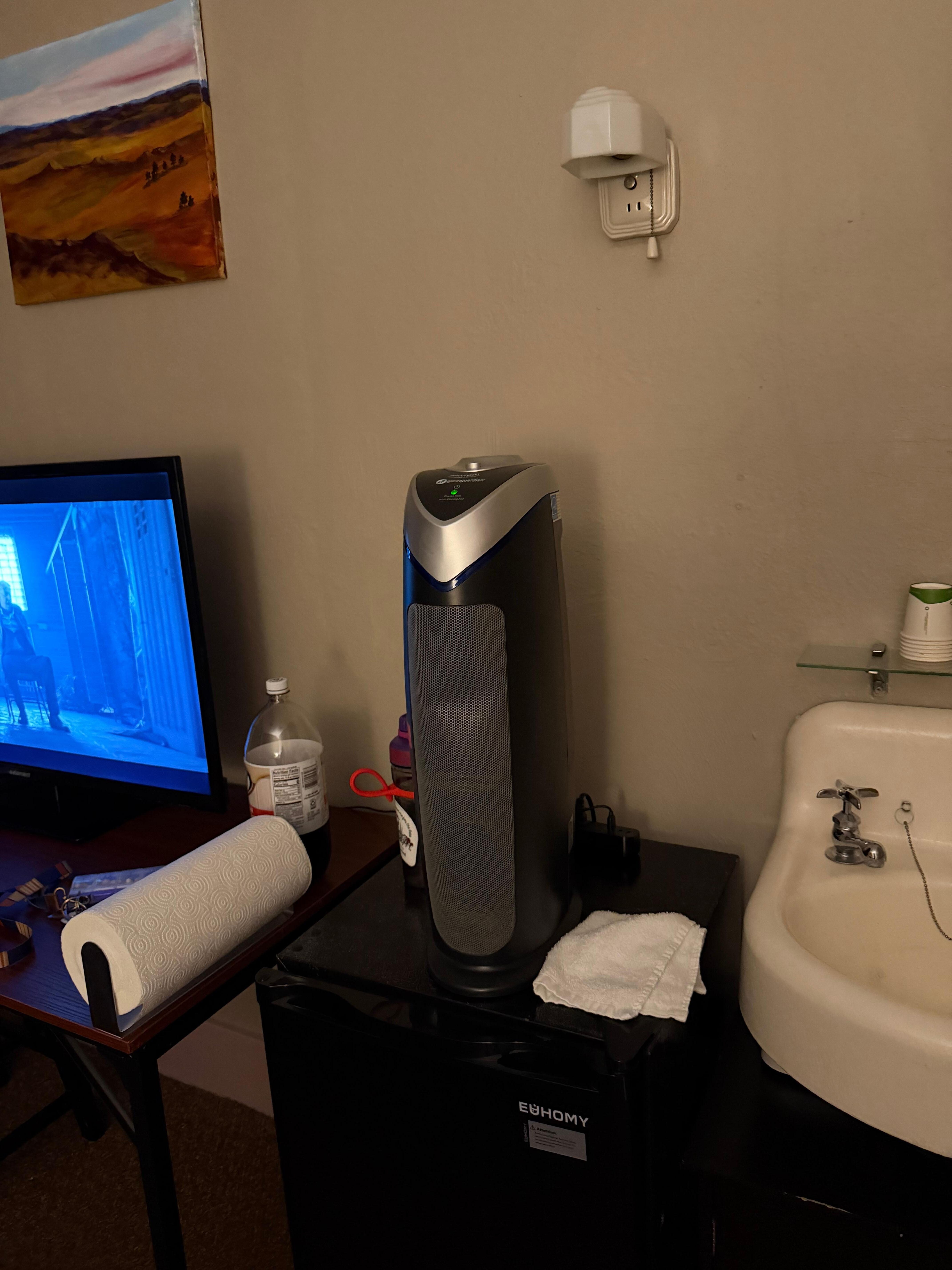 Sink was chipped and disgusting in the small bedroom. That was so hot I could not sleep, and was unable to open a window.