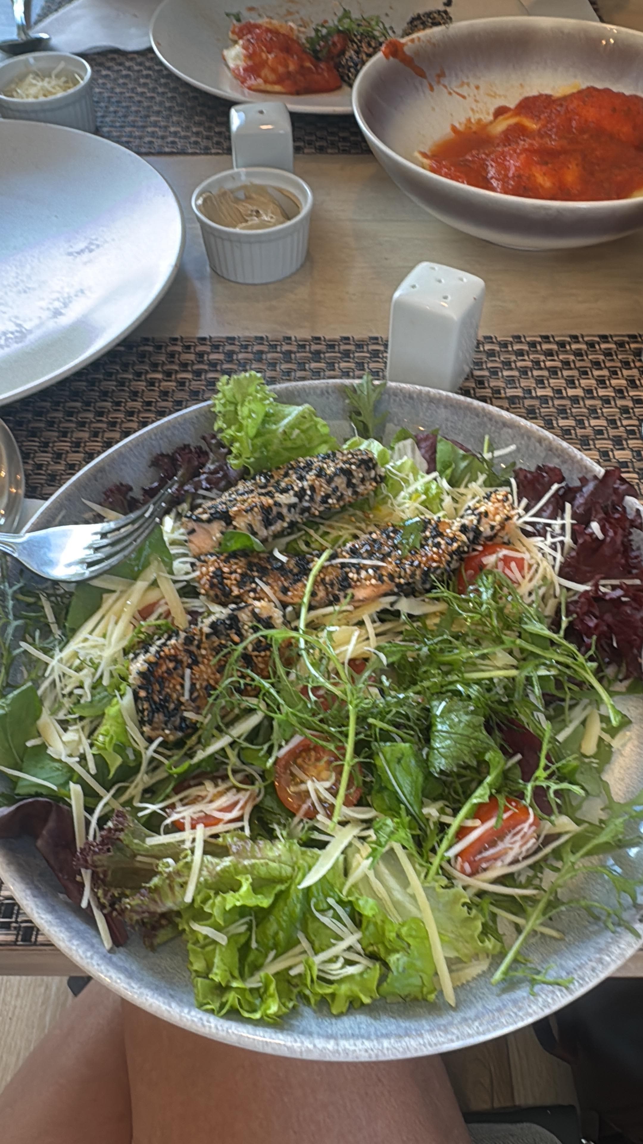 Refeição deliciosa no restaurante do hotel