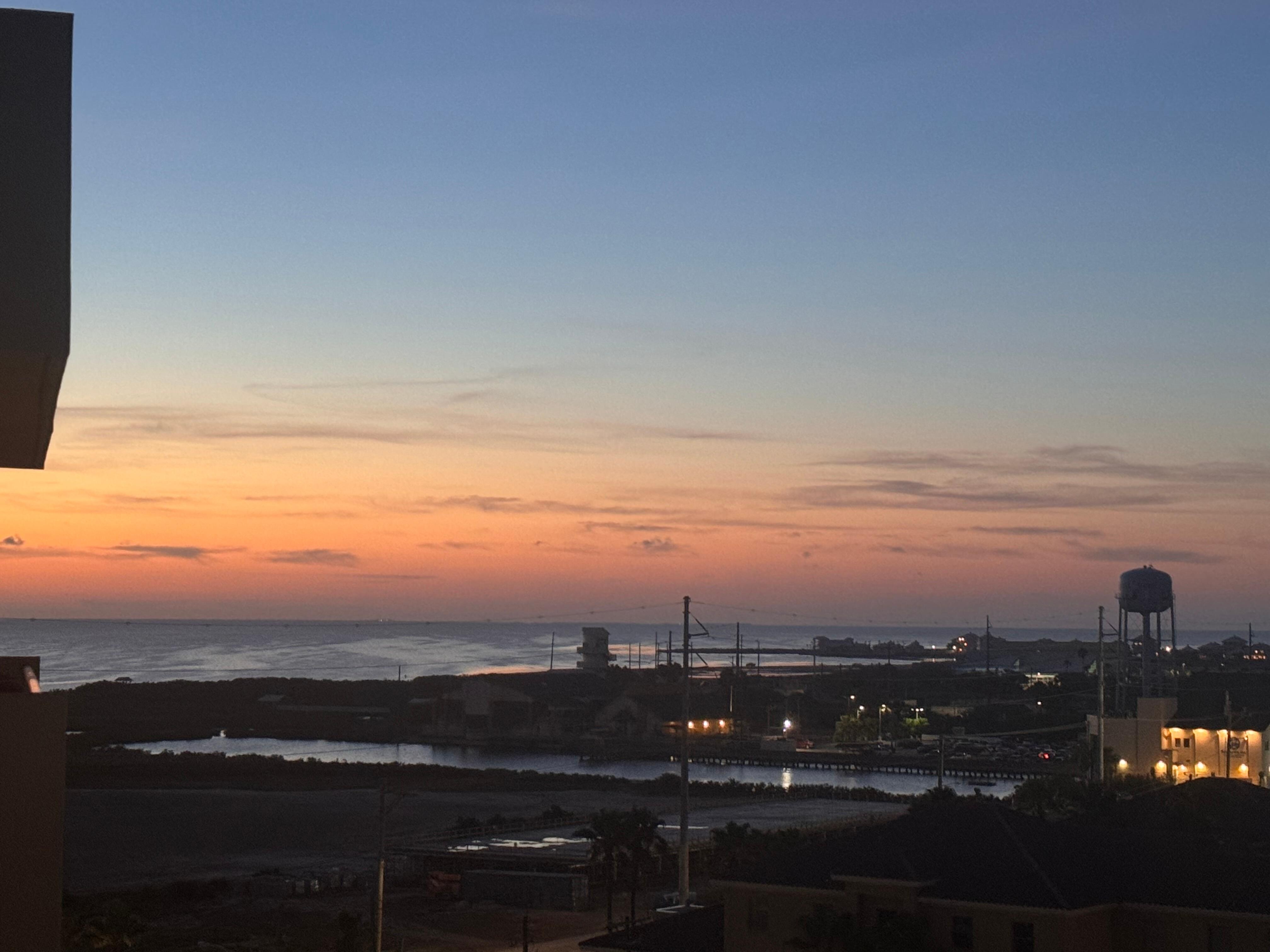 You can see the sunset on bayside too!