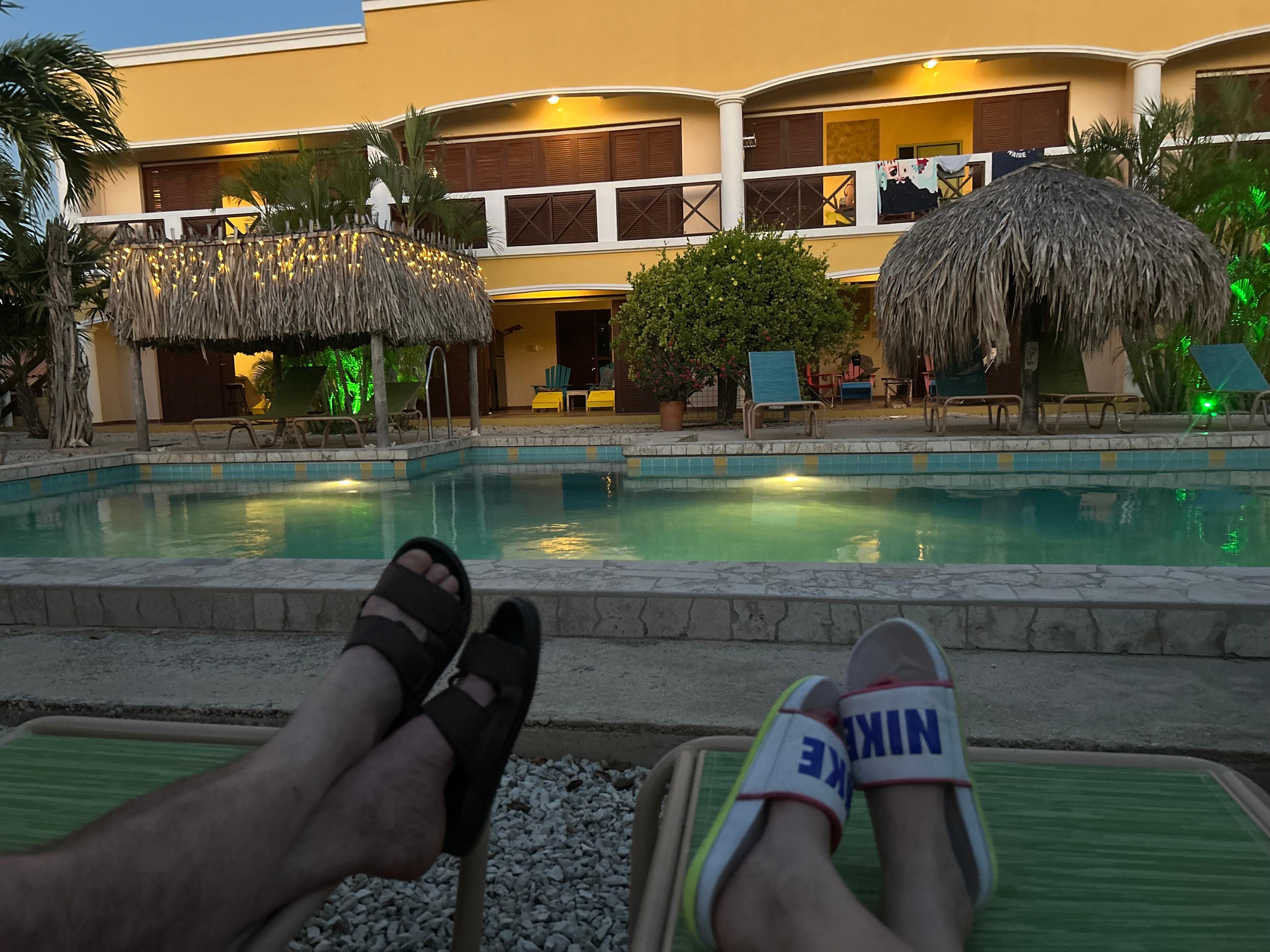 Units, pool and loungers